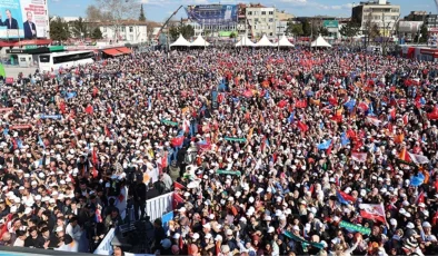 Cumhurbaşkanı Erdoğan’ın mitinginde “İsrail ile ticaret yapılmasın” pankartı kaldırıldı