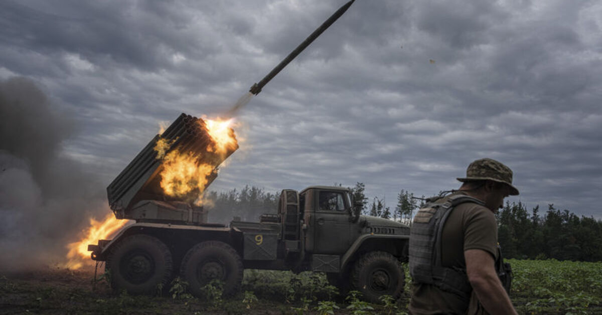 Ukrayna’dan Rusya’ya ‘uzun menzilli’ saldırı: Rus cephaneliği vuruldu