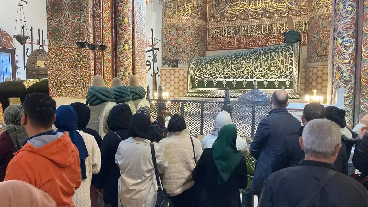 Konya’da Mevlana Vuslat Törenleri Yoğun İlgi Görüyor