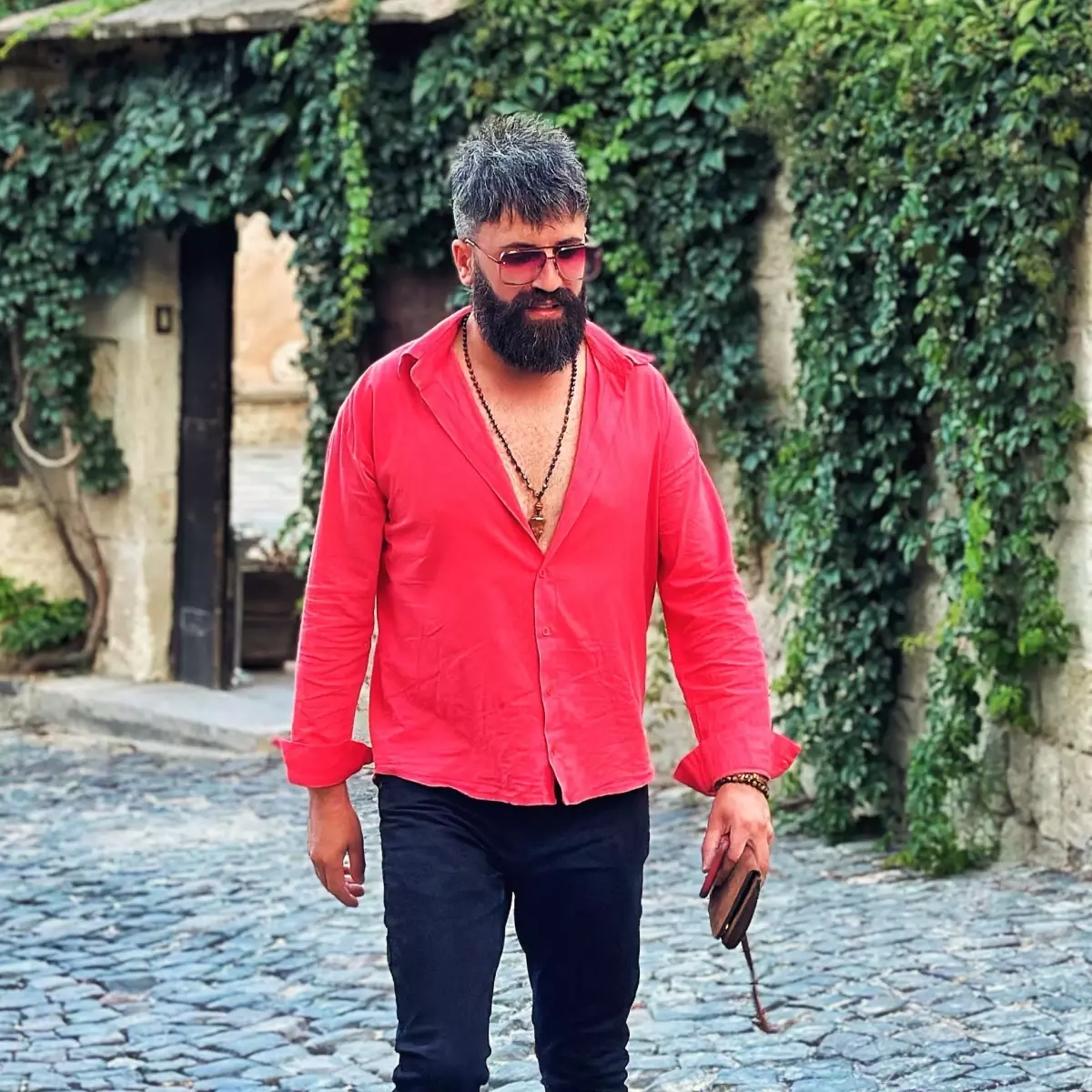 Ünlü Modacı Emrullah Köroğlu, Yeni Markası SUCCESSO’yu Tanıttı