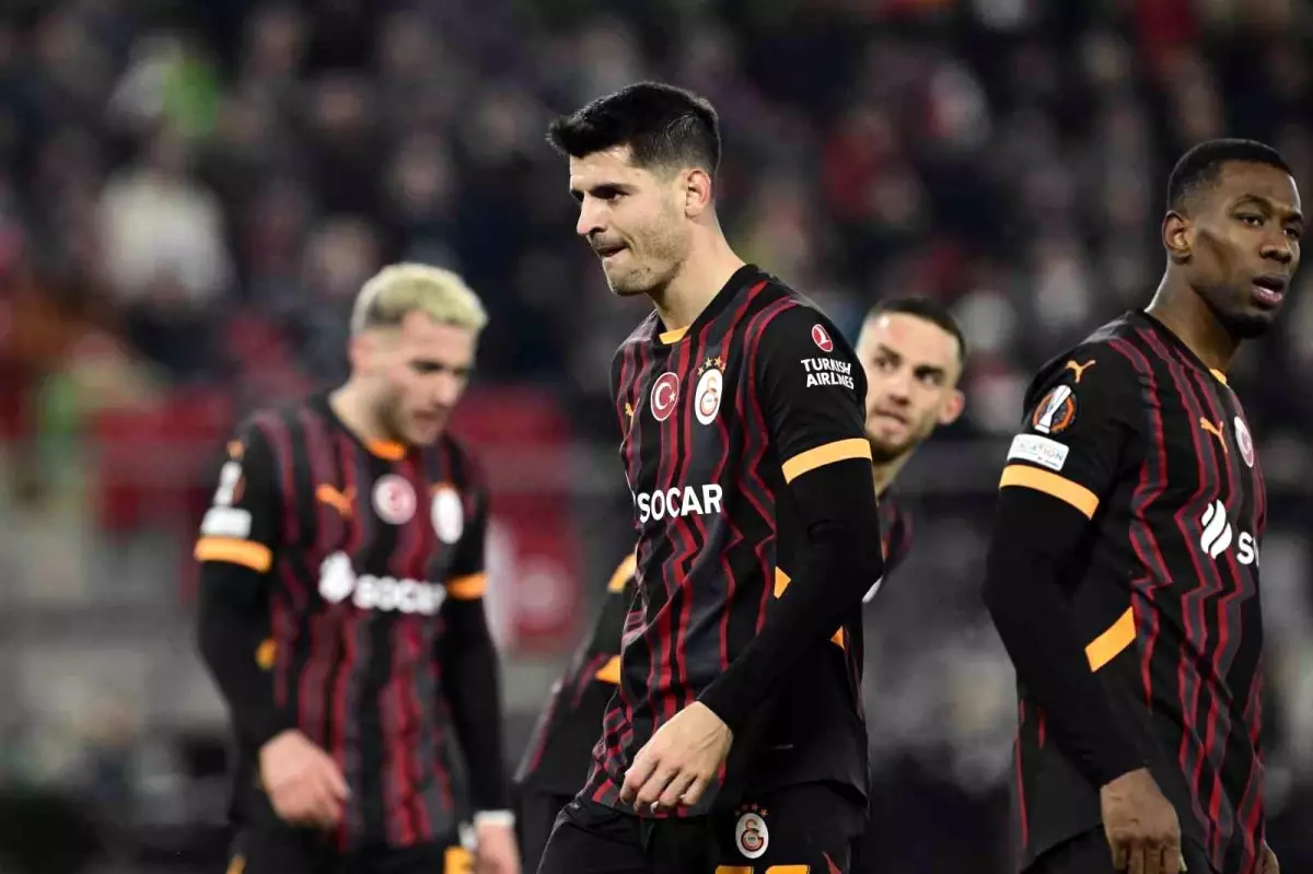 Galatasaray, AZ Alkmaar’a 4-1 Yenildi