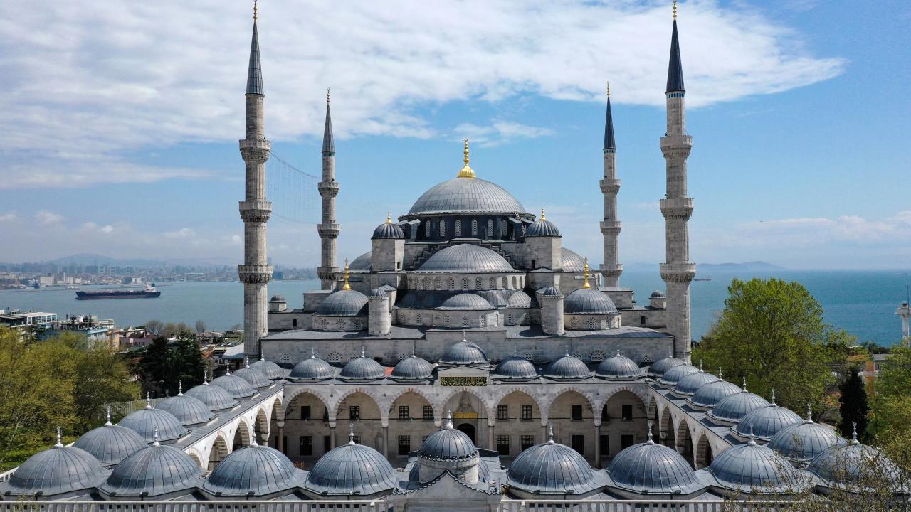 Sultanahmet Camii’nde ilk kez hatimli teravih namazı kılınacak