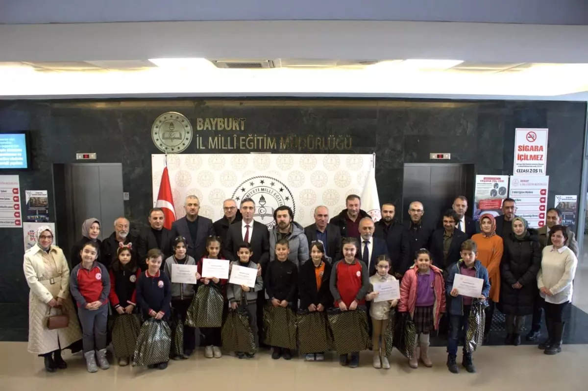 Bayburt’ta Minik Eller Tasarladı