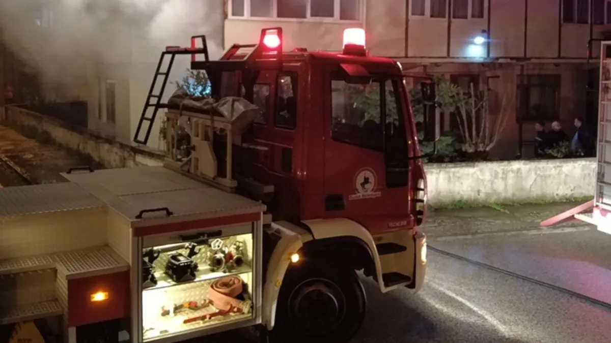 Düzce’de 2 katlı ev yangında kullanılamaz hale geldi