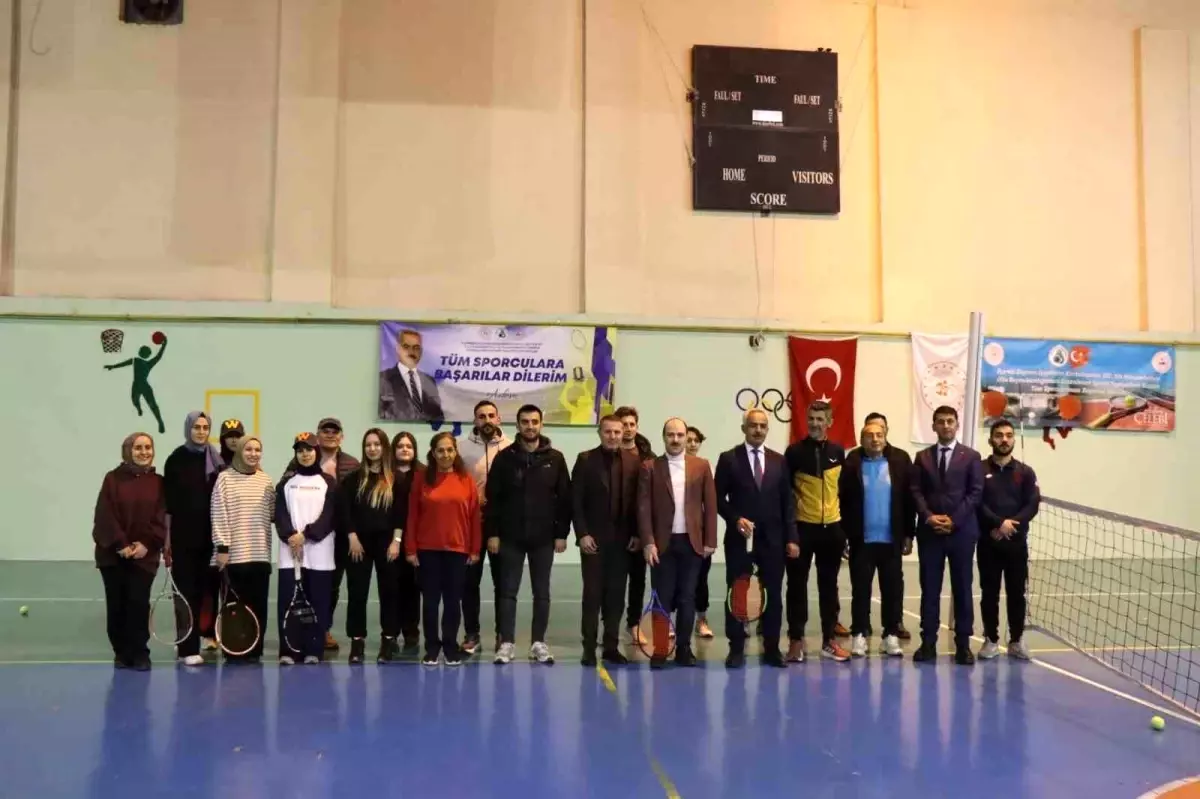 Oltu’nun Kurtuluşu Anısına Tenis Turnuvası Düzenlendi